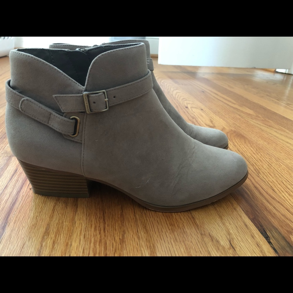 GRAY ANKLE BOOTS